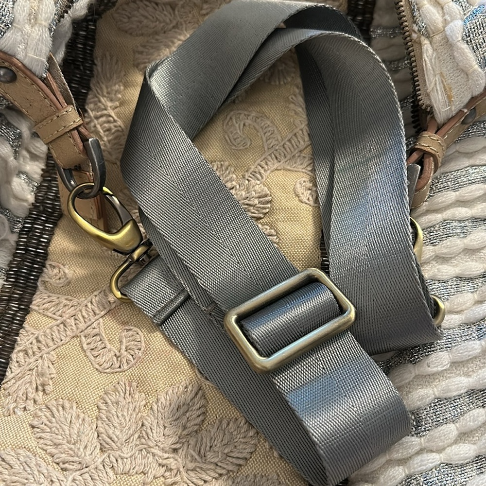 Anthropologie Jasper & Jeera Elegant Cream and Gray Embroidered Beaded Bag - Picture 13 of 14